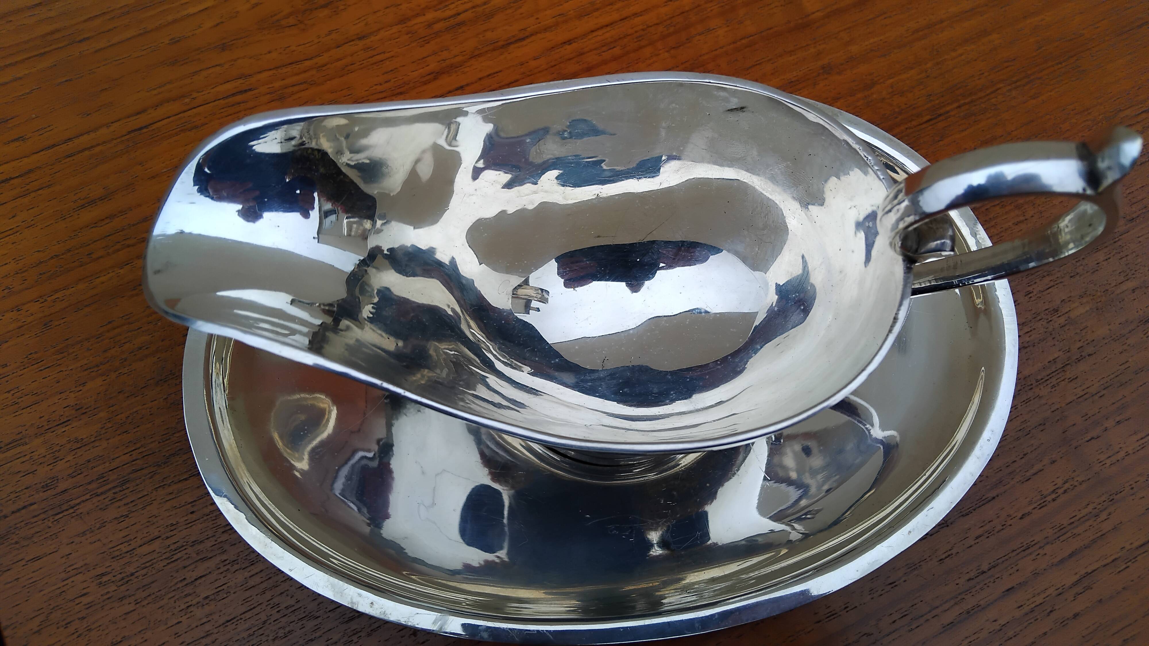 Vintage silver-plated metal sauce boat tableware
