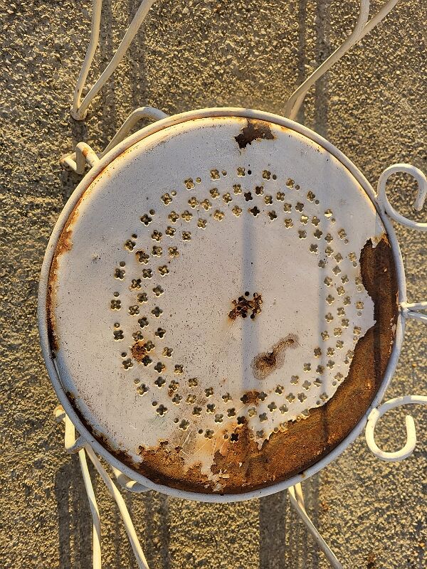 Garden furniture table with 2 armchairs and 2 chairs