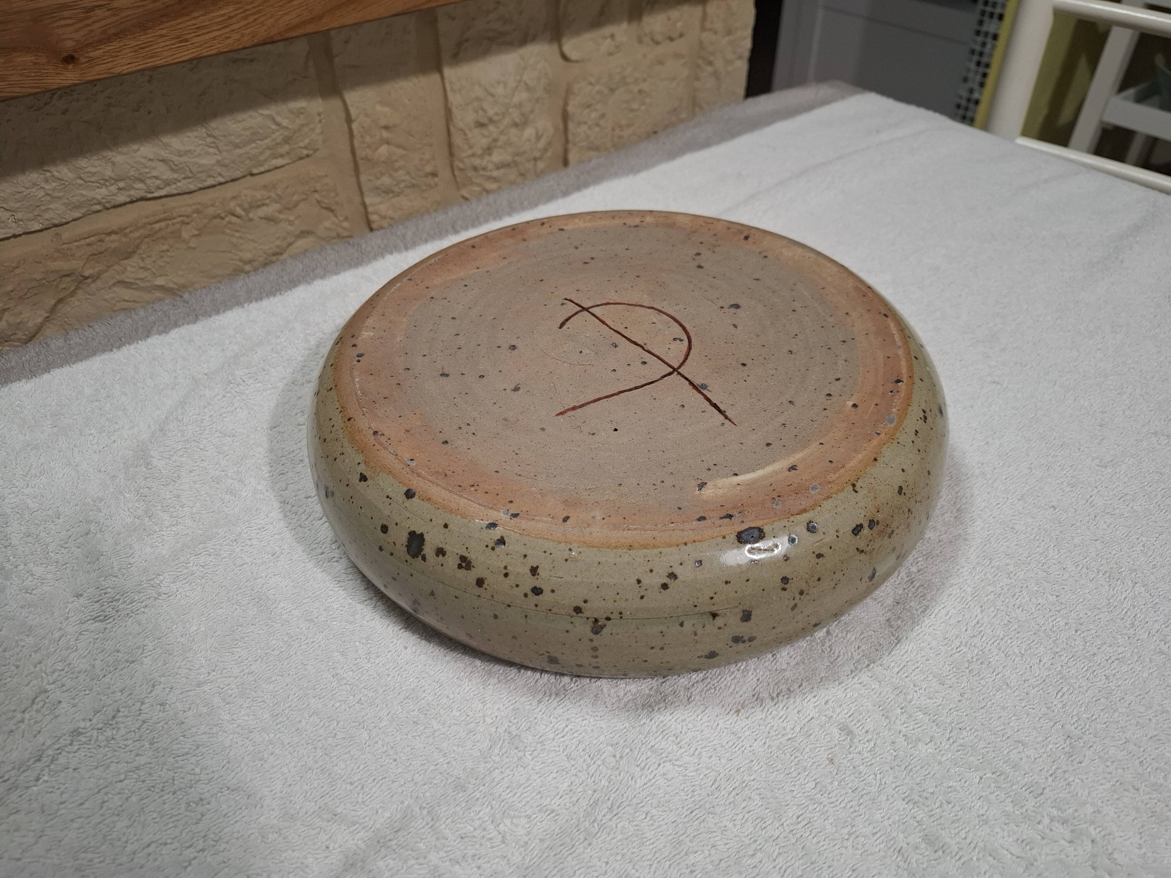 Pyrite stoneware ceramic with thistle decoration signed by Suzanne Dauliach, 1970s.