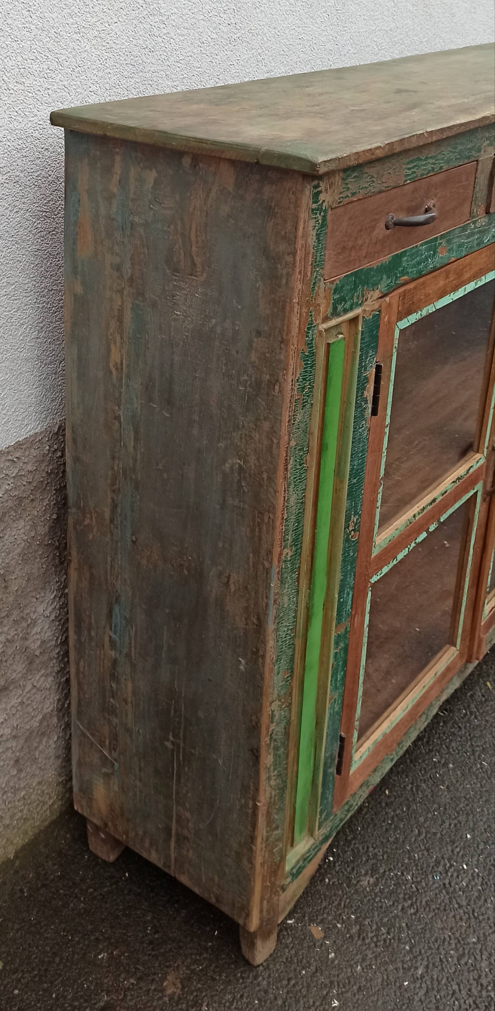 Glazed wooden sideboard with 2 doors