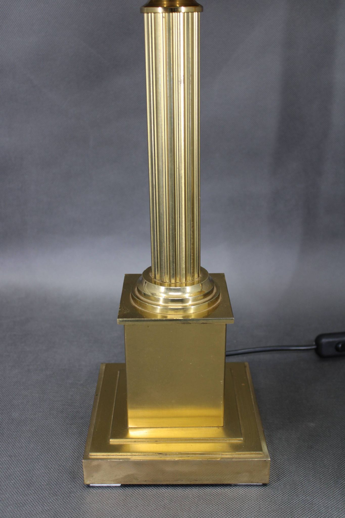 1940s Pair of Italian Restored Brass Table Lamps with Glass Shades