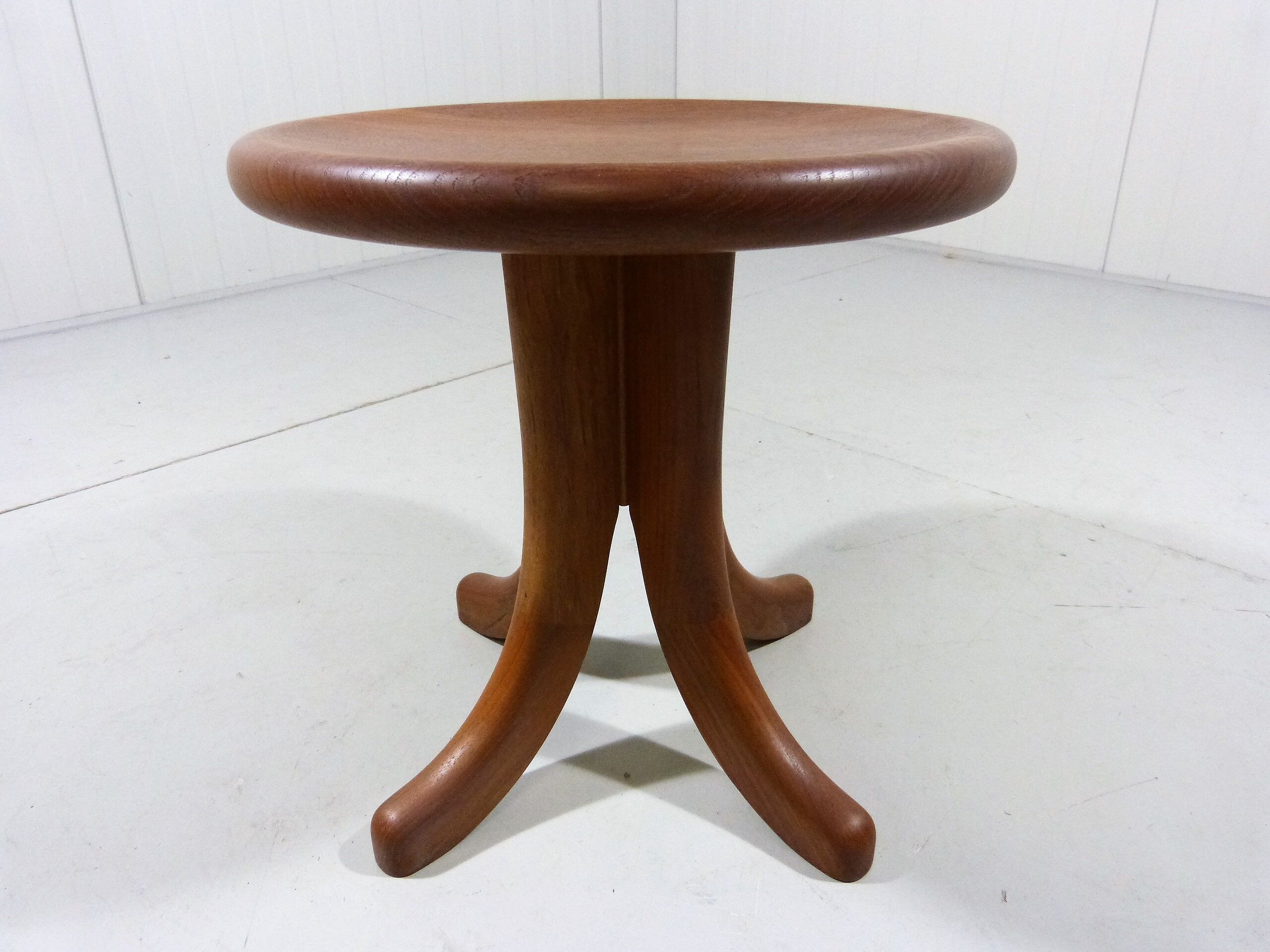 Tabouret en teck massif Dyrlund 1970-80's