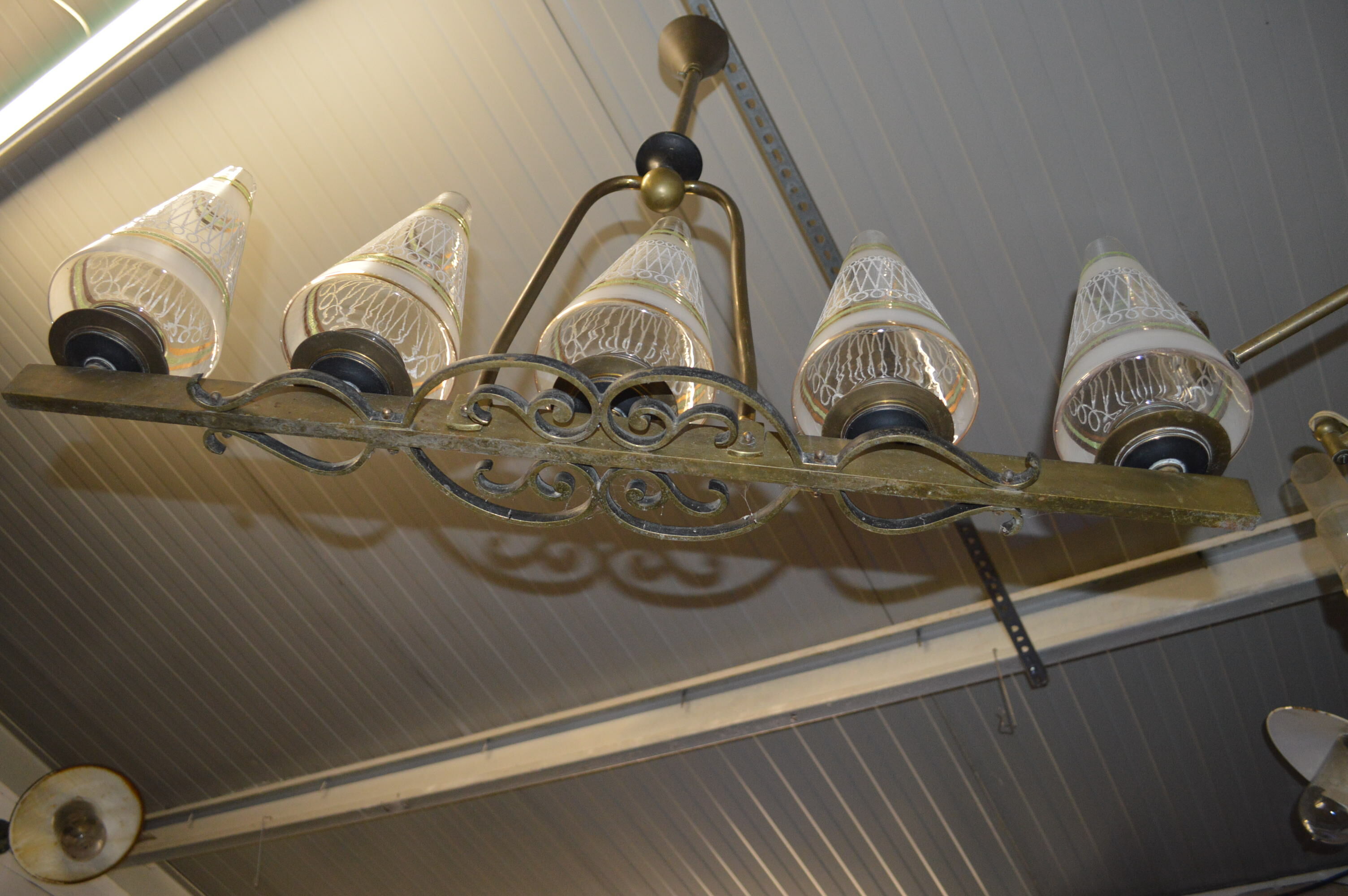 The 1950s chandelier / 1970