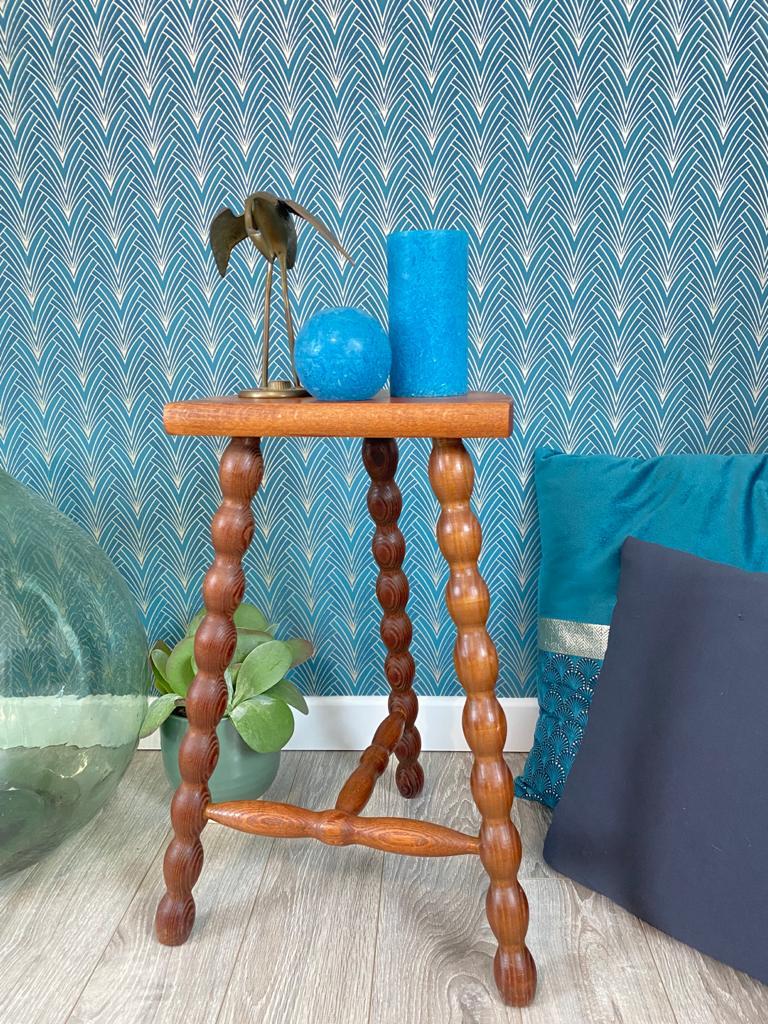 Tripod stool