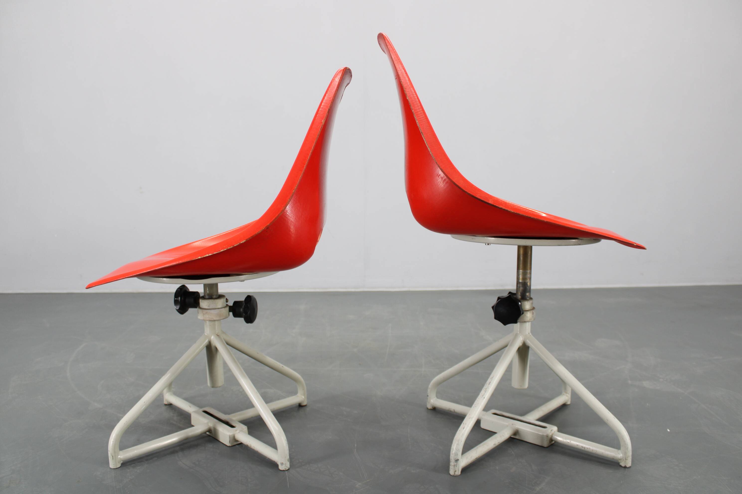 1960s Miroslav Navratil Set of Eight Fiberglass Chairs for Vertex, Czechosl