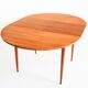 Table ronde/ovale de style scandinave av rallonge. Bois de teck. France, 60