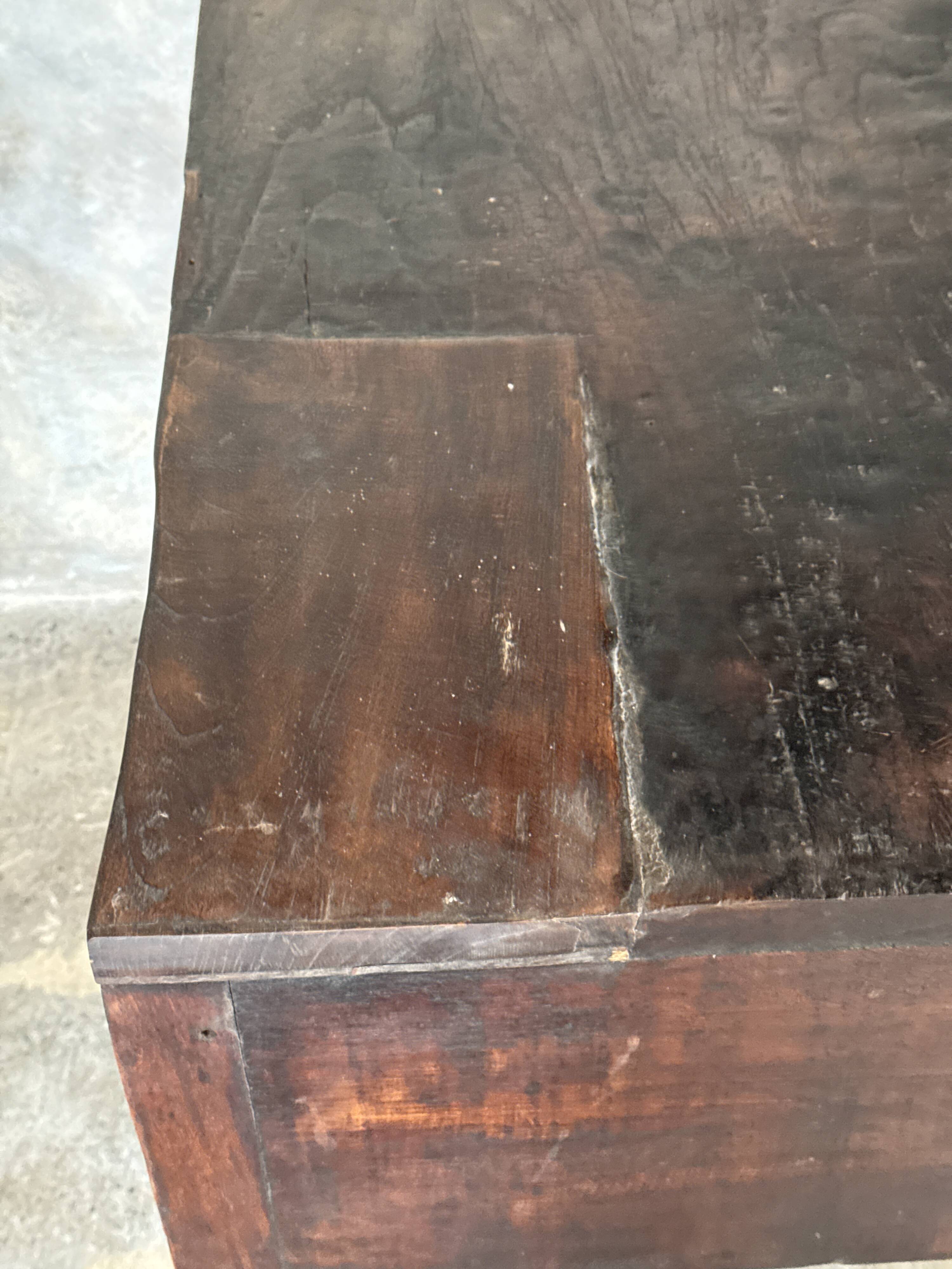 Meuble de métier ancien indonésien en teck à deux tiroirs H80,5 L79,5x51