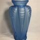 Ancien vase art deco verre moulé bleu années 30 france signé vintage