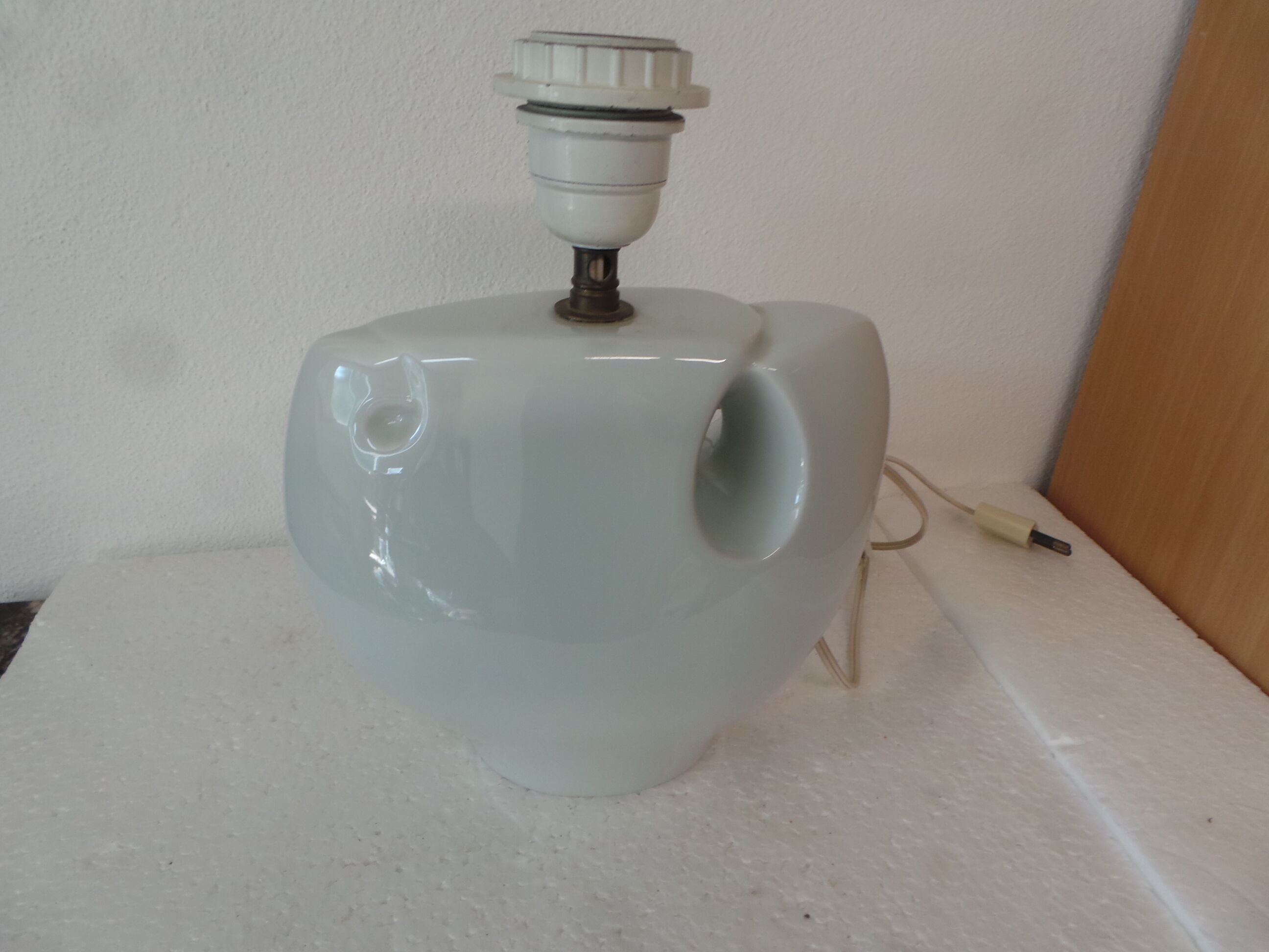 Virebent porcelain vintage lamp foot