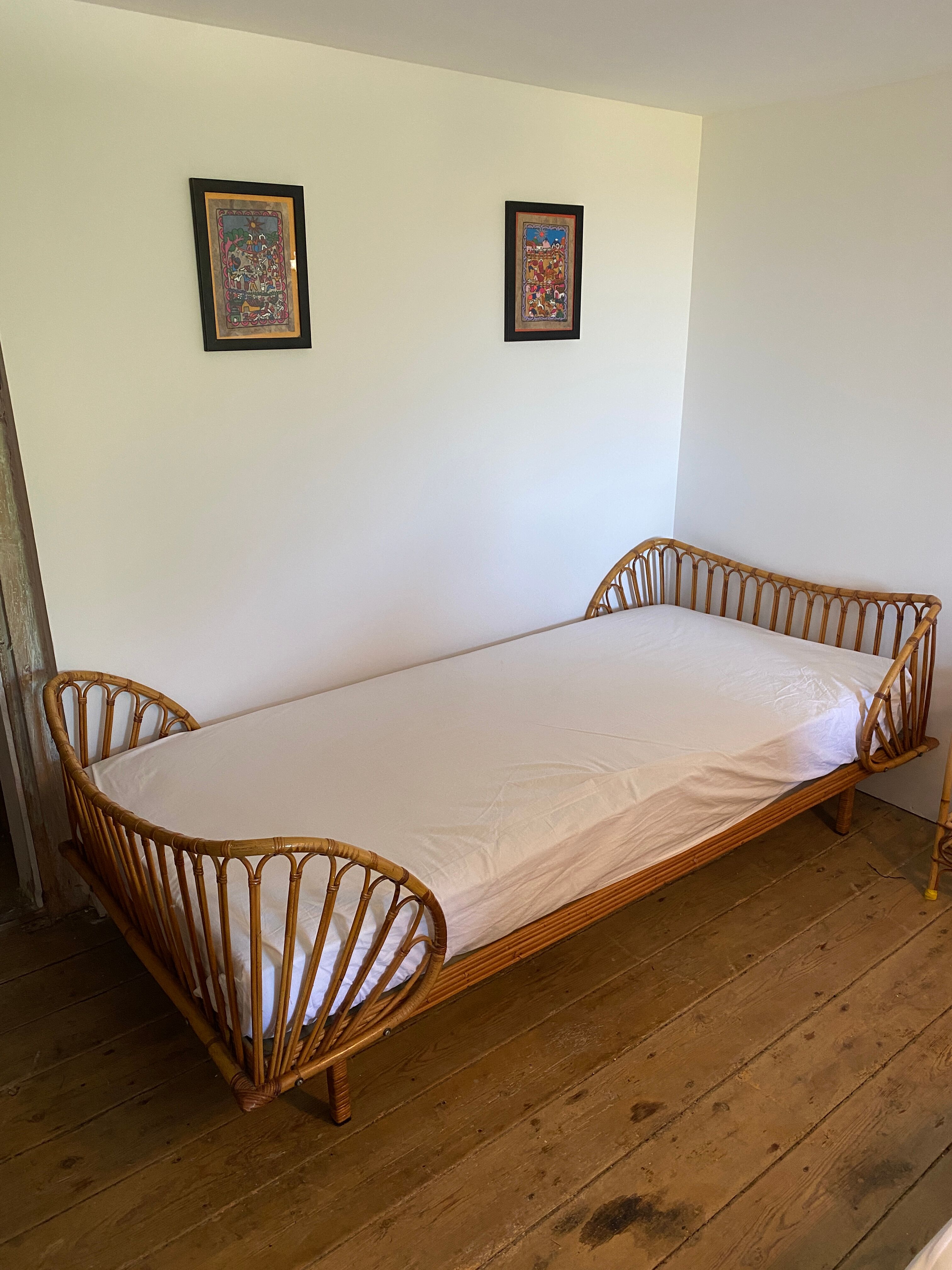 Rattan bed