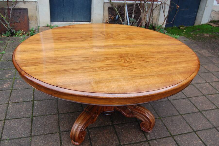 Extensible Napoleon III table in walnut, late 19th century.