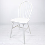 Chaise vintage blanche en bois style Windsor scandinave