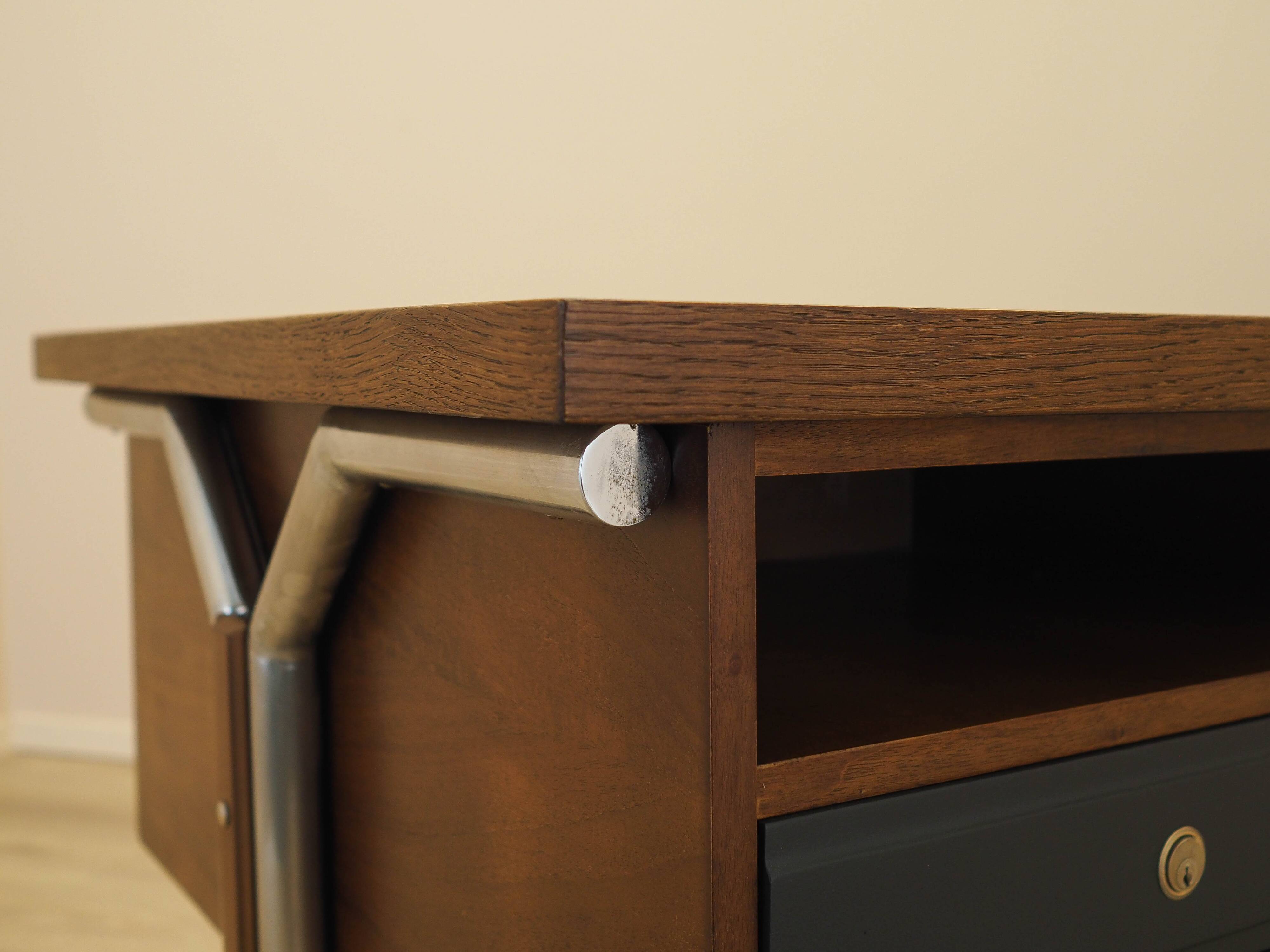 Bureau en noyer, Italie années 1970