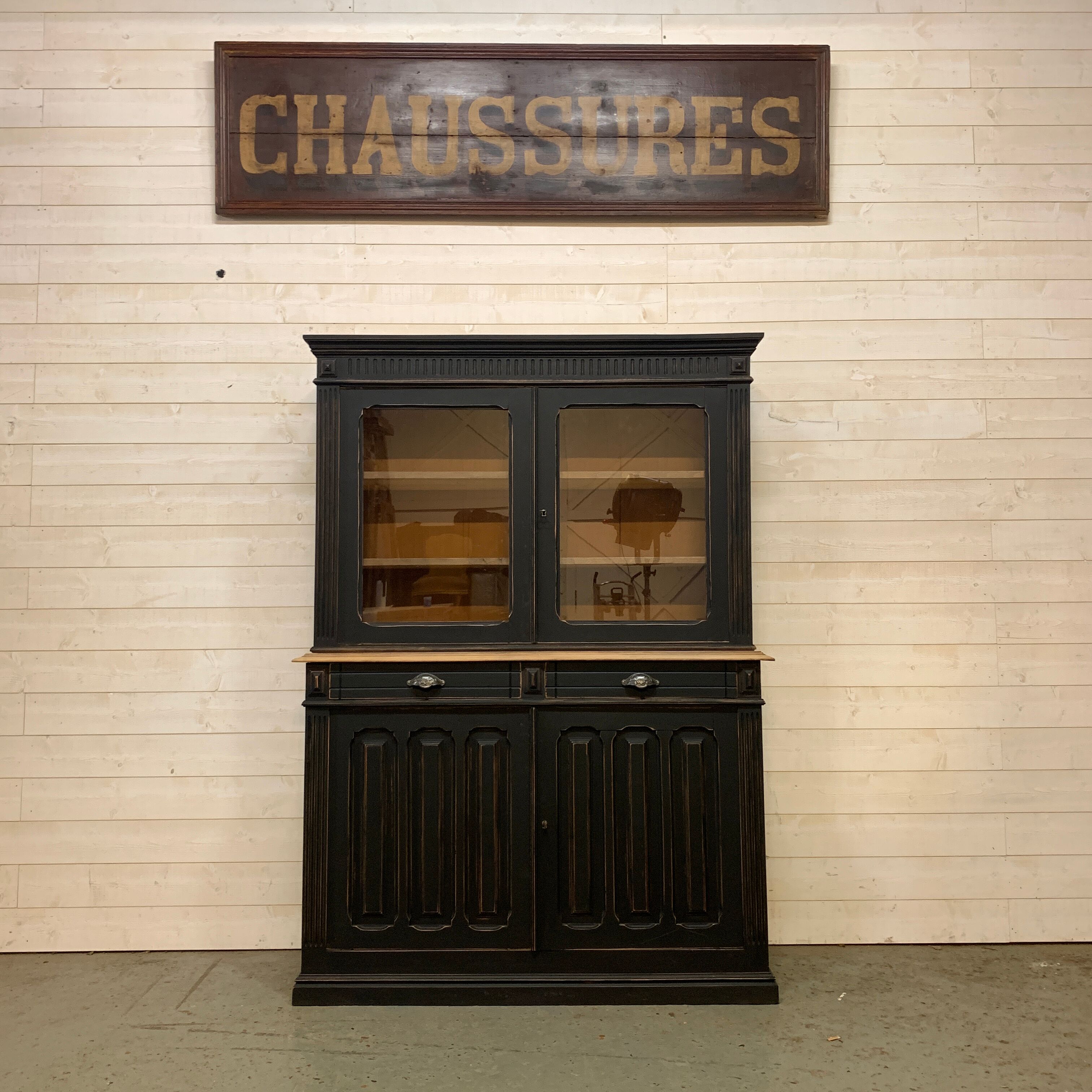 Vaisselier 1930 patinated black