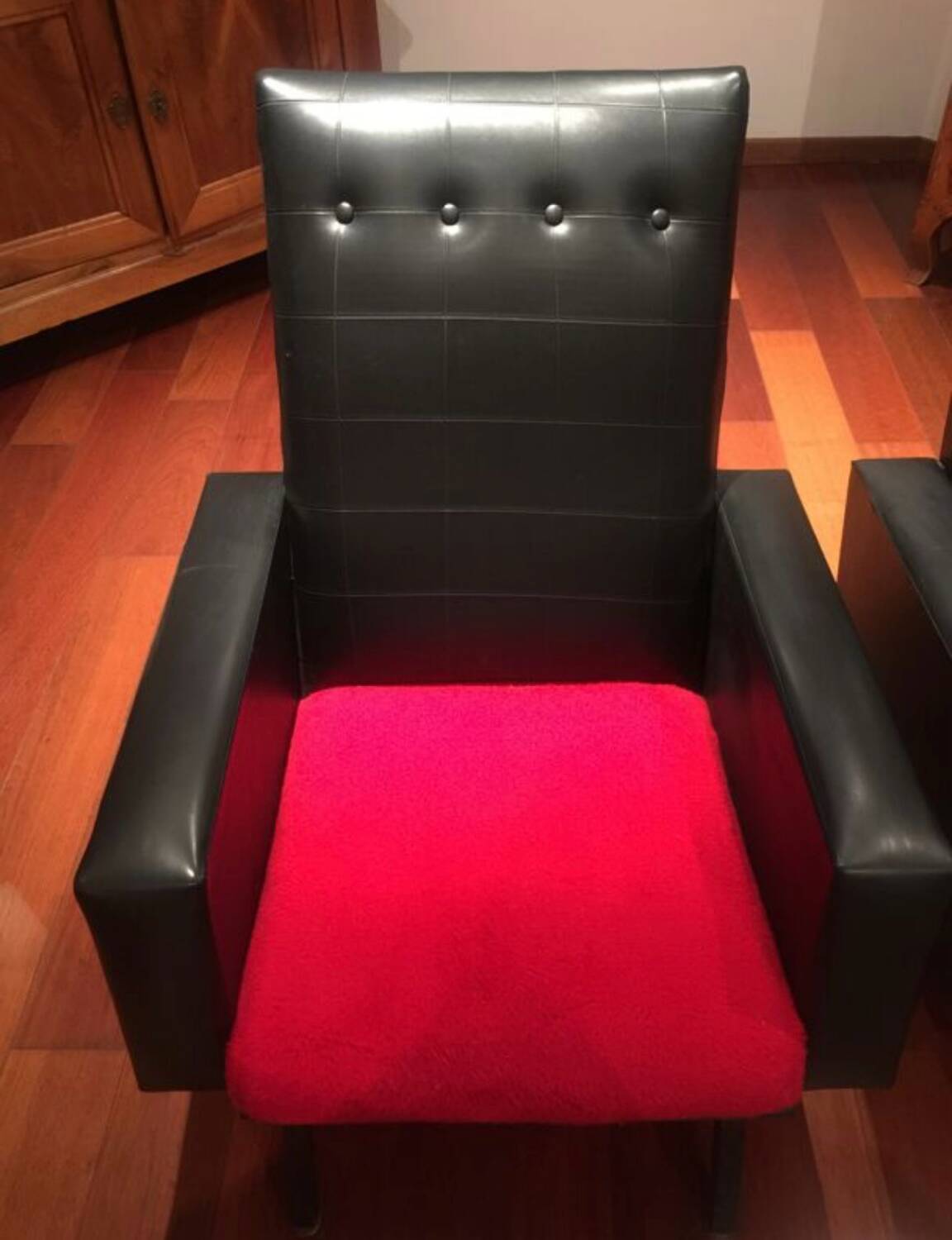 Pair of vintage armchairs in skai and fur