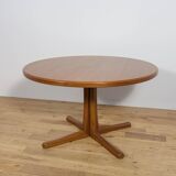 Mid-century round extendable teak dining table from McIntosh, United Kingdom, 1960s