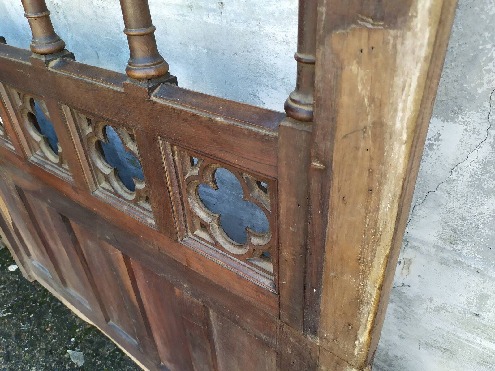 Boiserie claustra style gothique