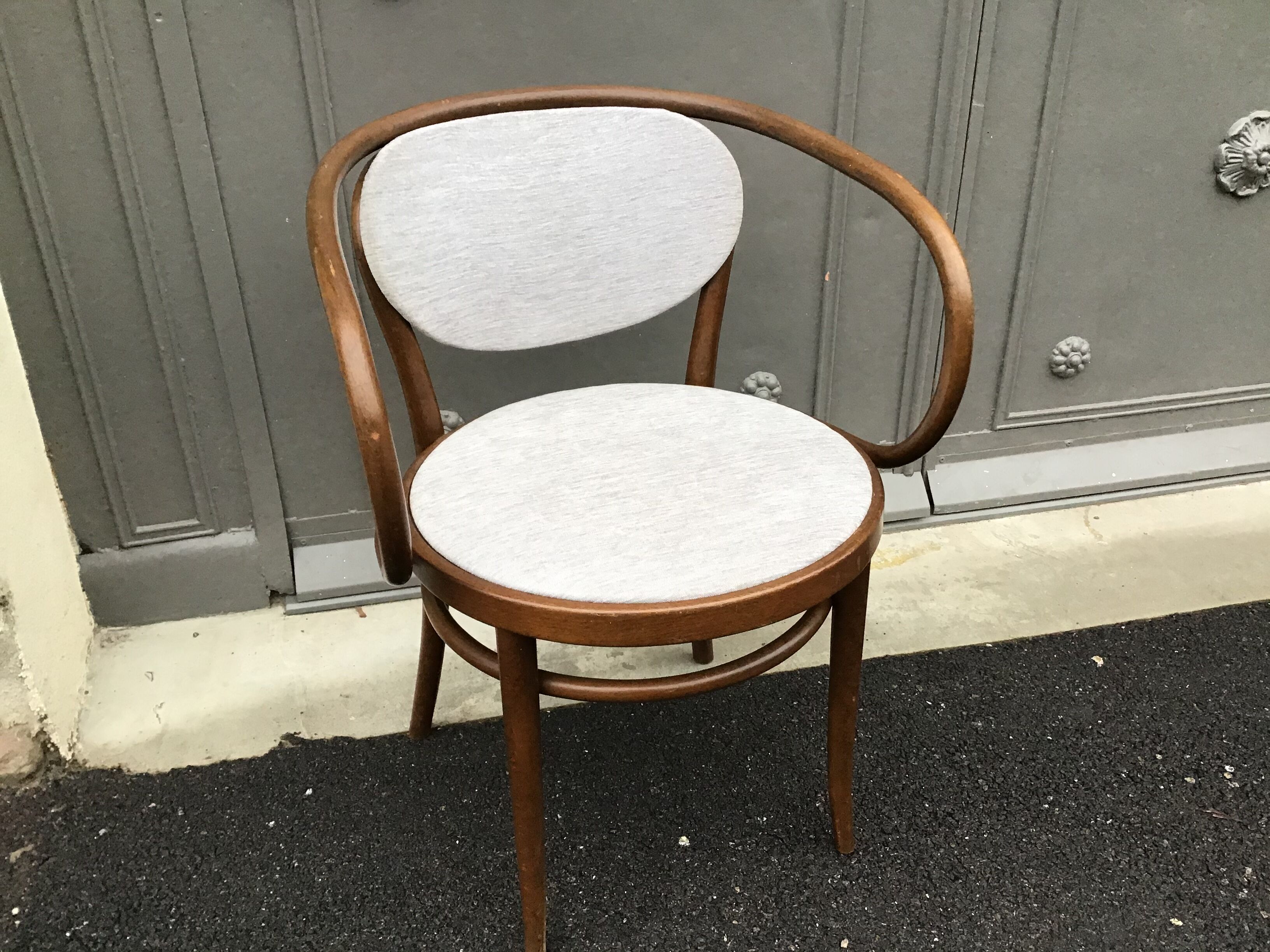 Tuna chair B9 Le Corbusier curved wood