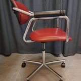 Kevi armchair in skai and chrome metal