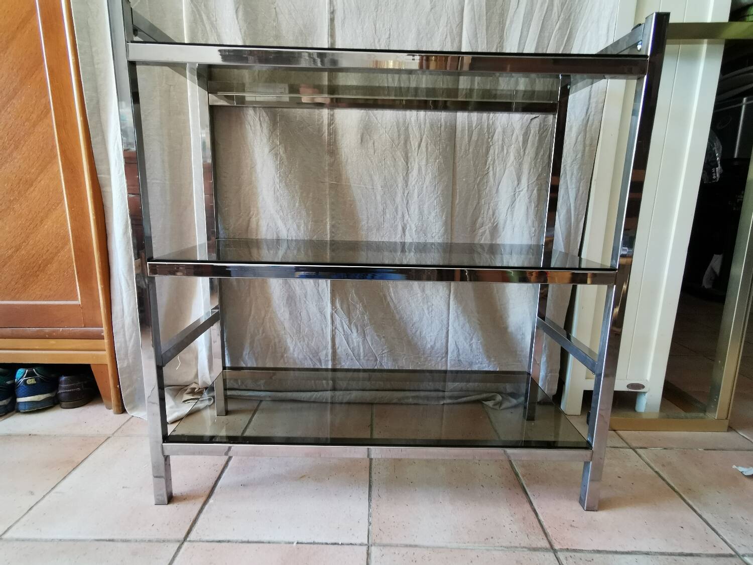 Étagère vintage métal chromé et verre fumé
