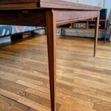 Scandinavian table with extensions