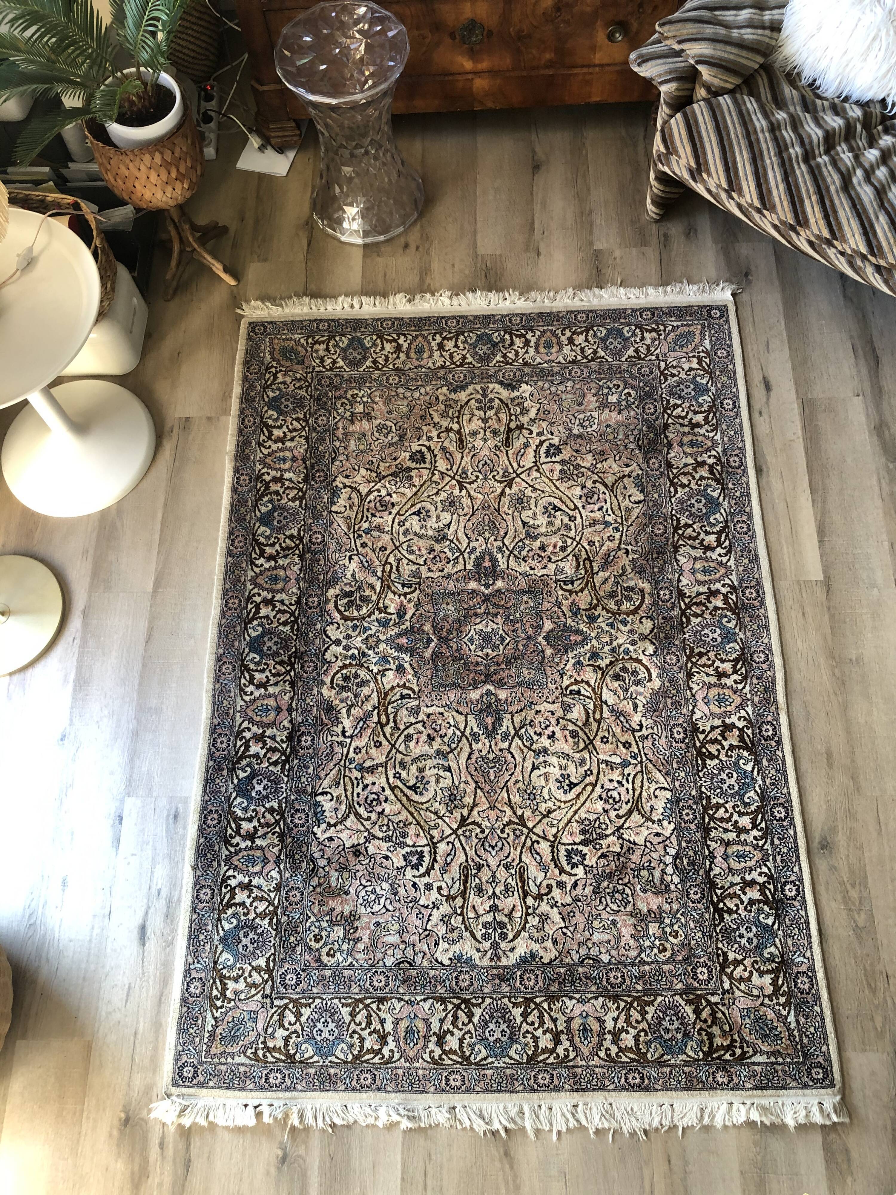 Oriental wool carpet 185x125cm