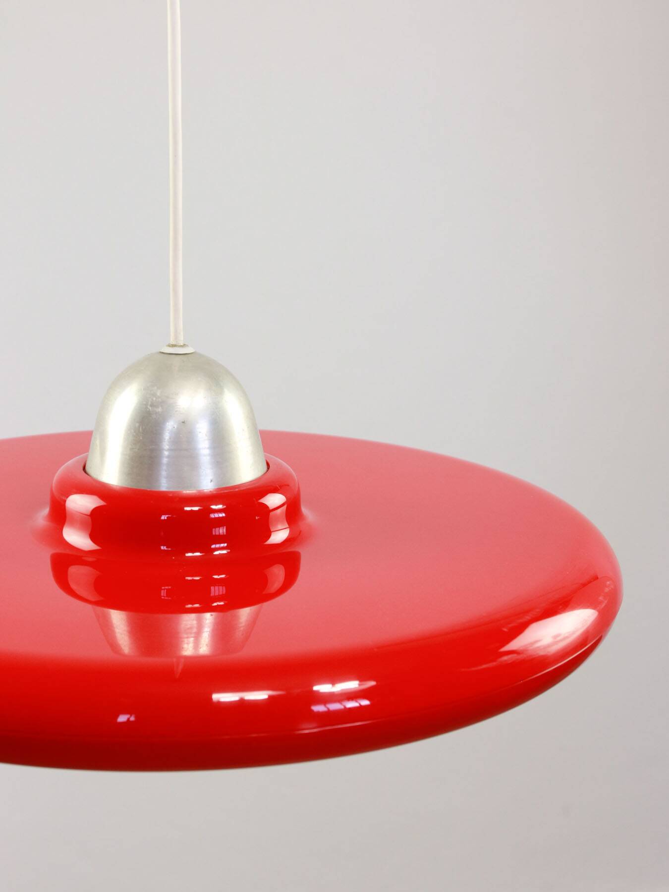 Space-Age Saucer Pendant in Red Plexiglas from Guzzini, 1960s