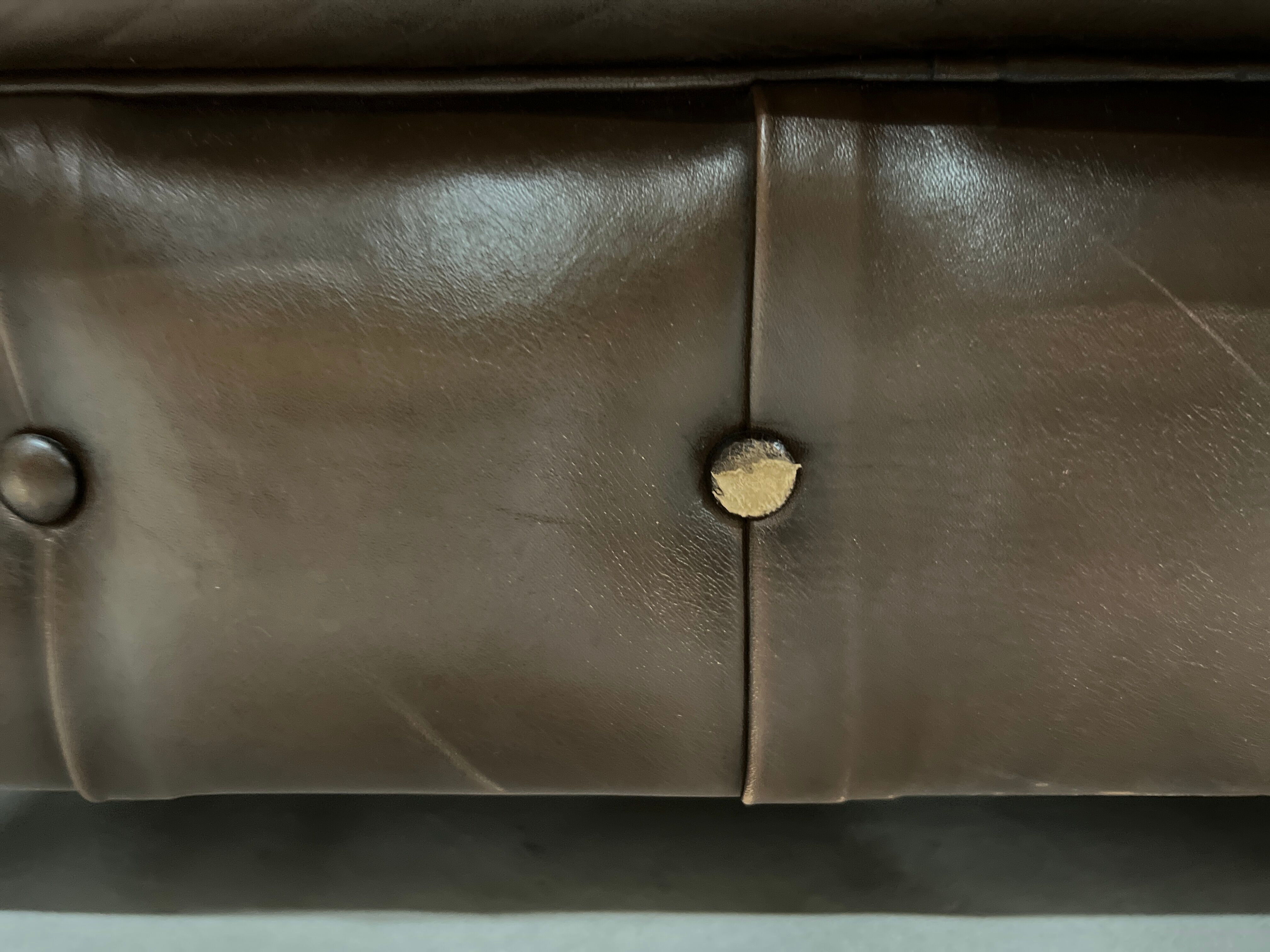 3-seater sofa in Chesterfield leather
