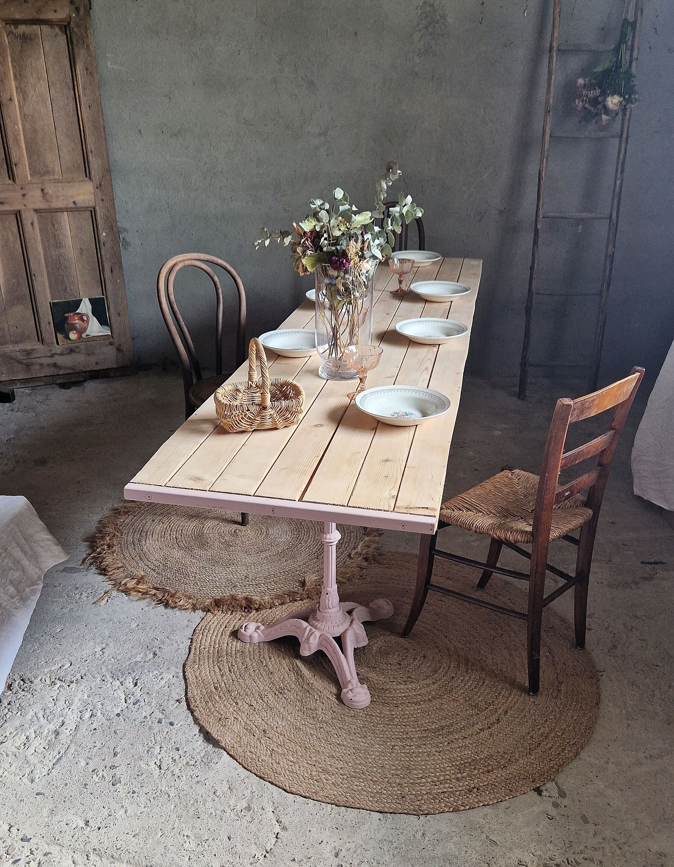 Nice guinguette table