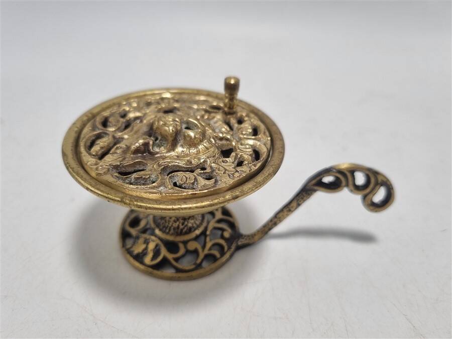 Lion head incense burner