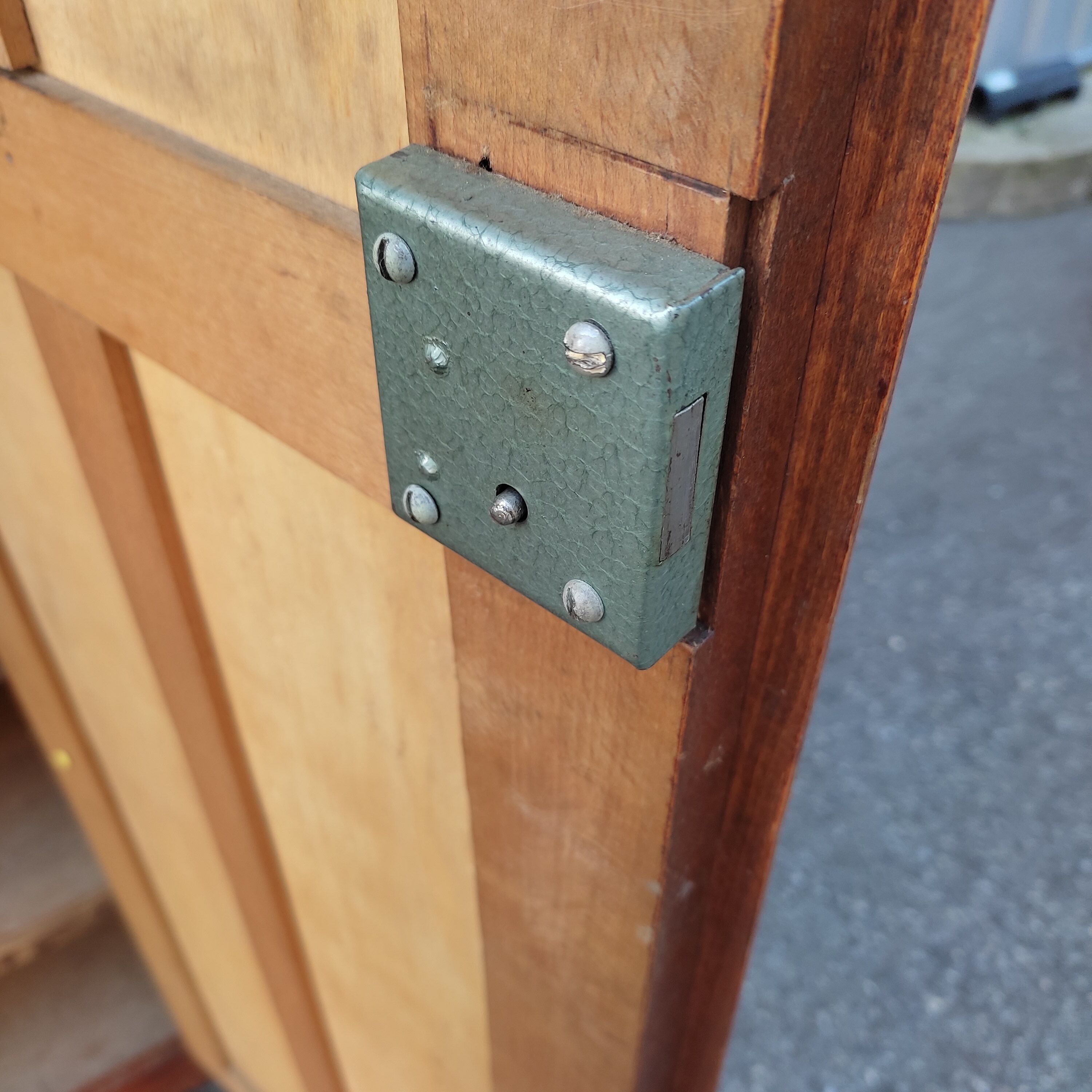 Armoire parisienne
