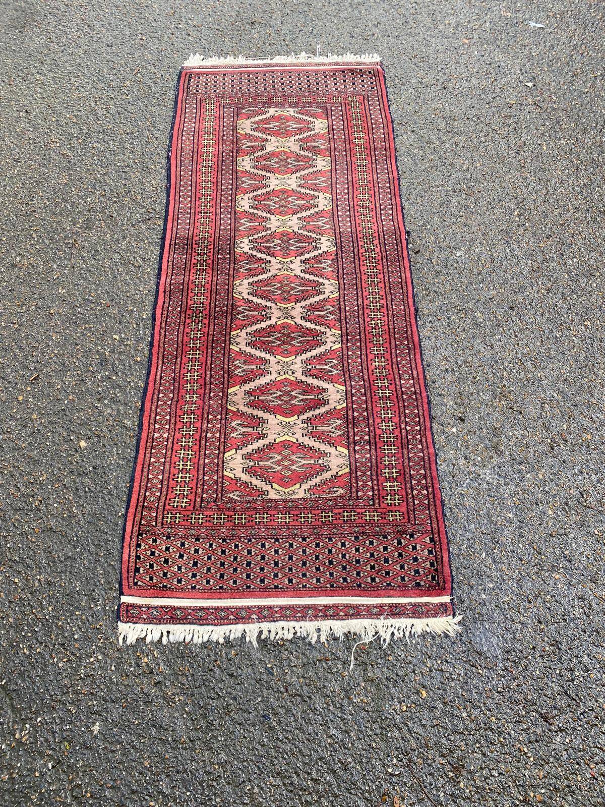 Turkmen Persian carpet with a so-called Kejebe pattern, 60x170cm.