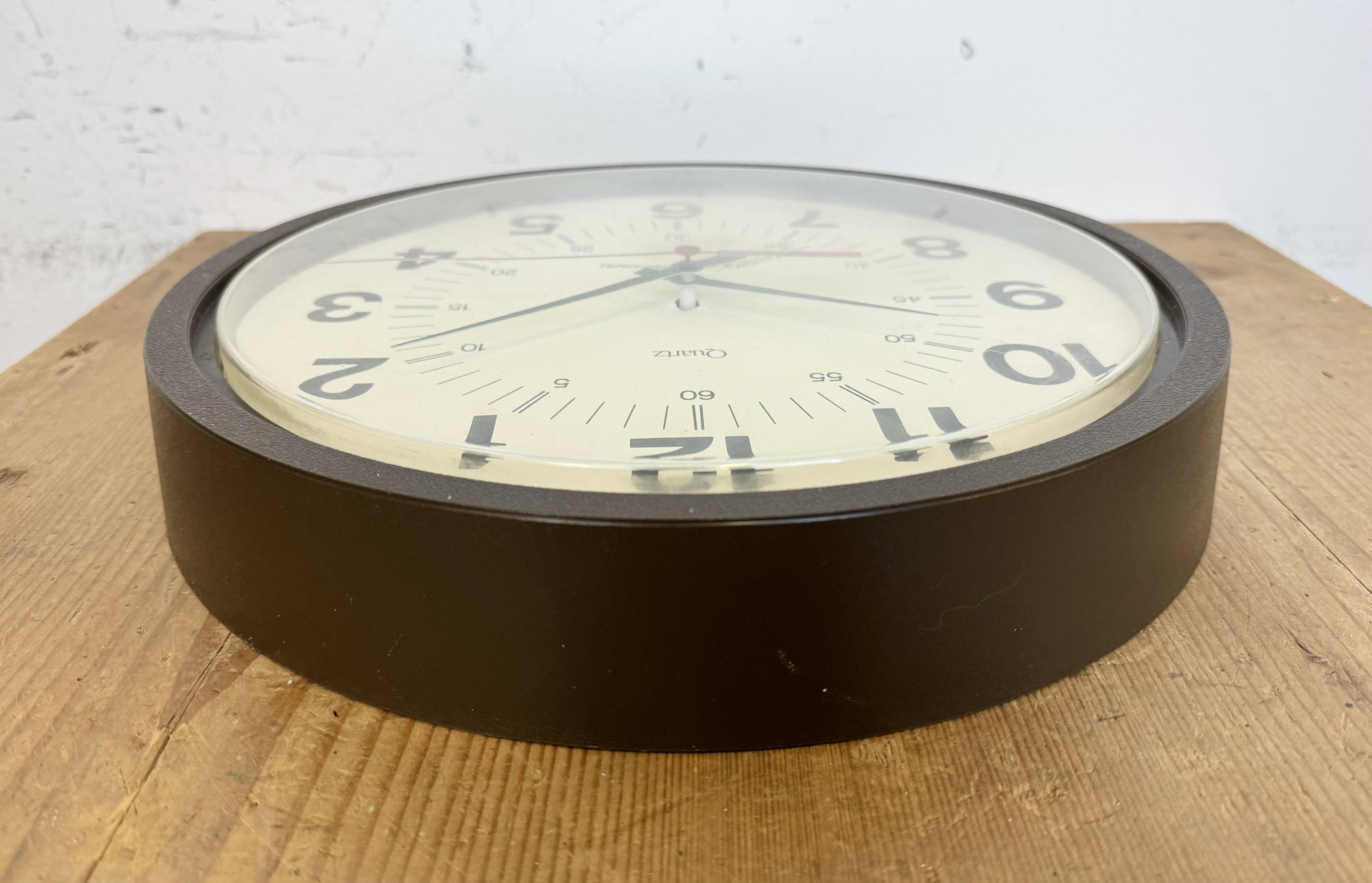 Vintage Brown Bakelite Wall Clock from Seth Thomas, 1980s
