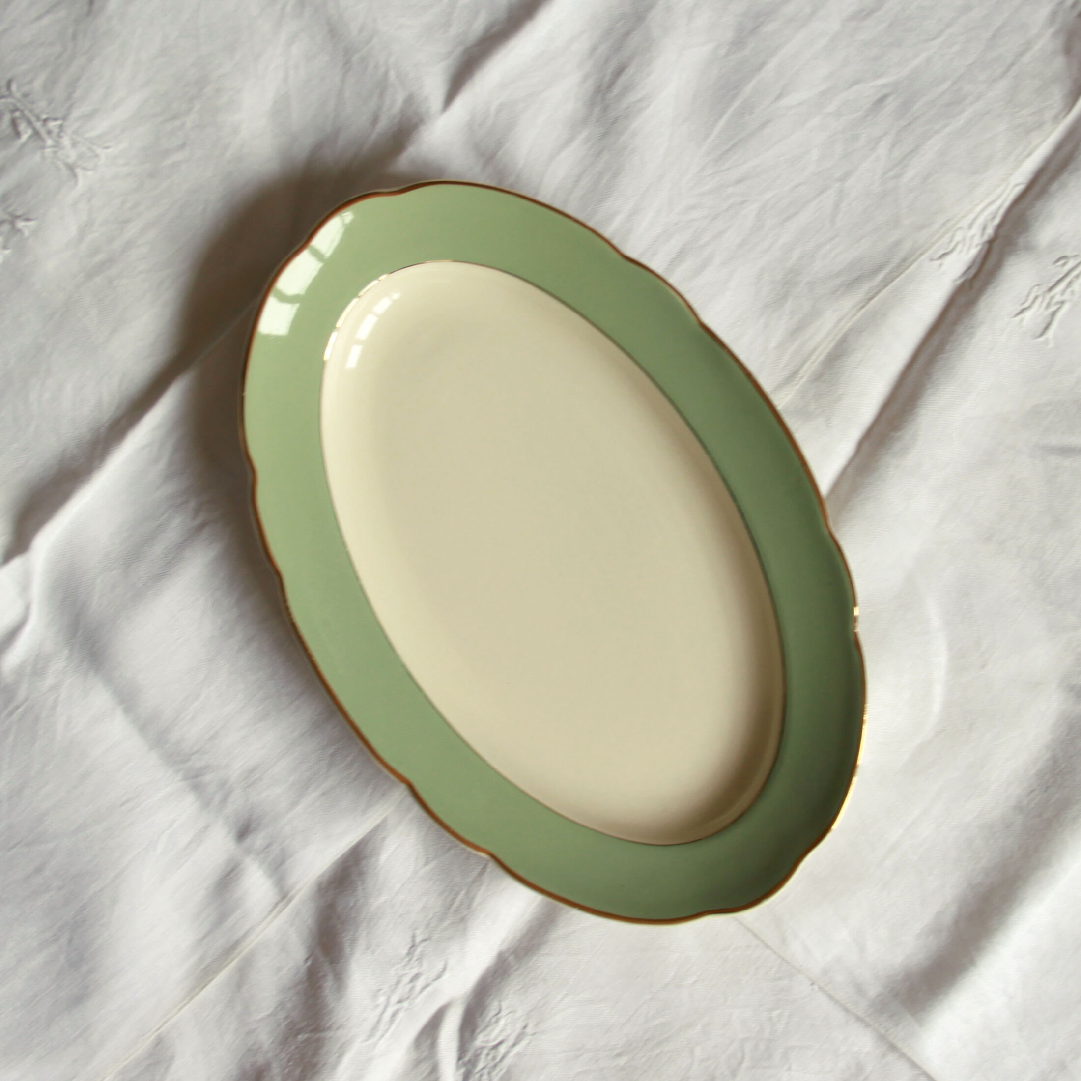 Serving dish oval Villeroy and Boch green and gold border