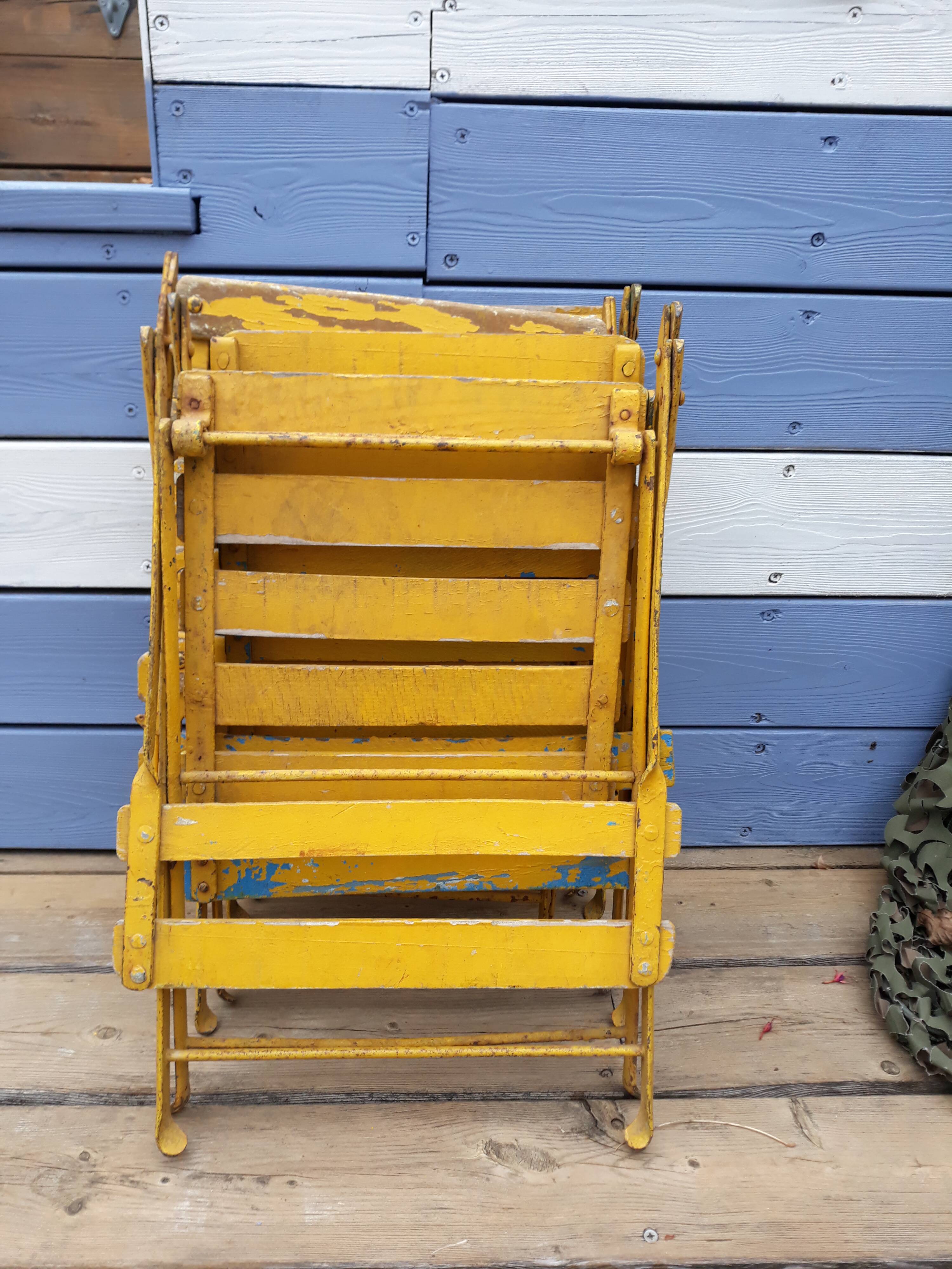 Garden chairs in the early 20th century