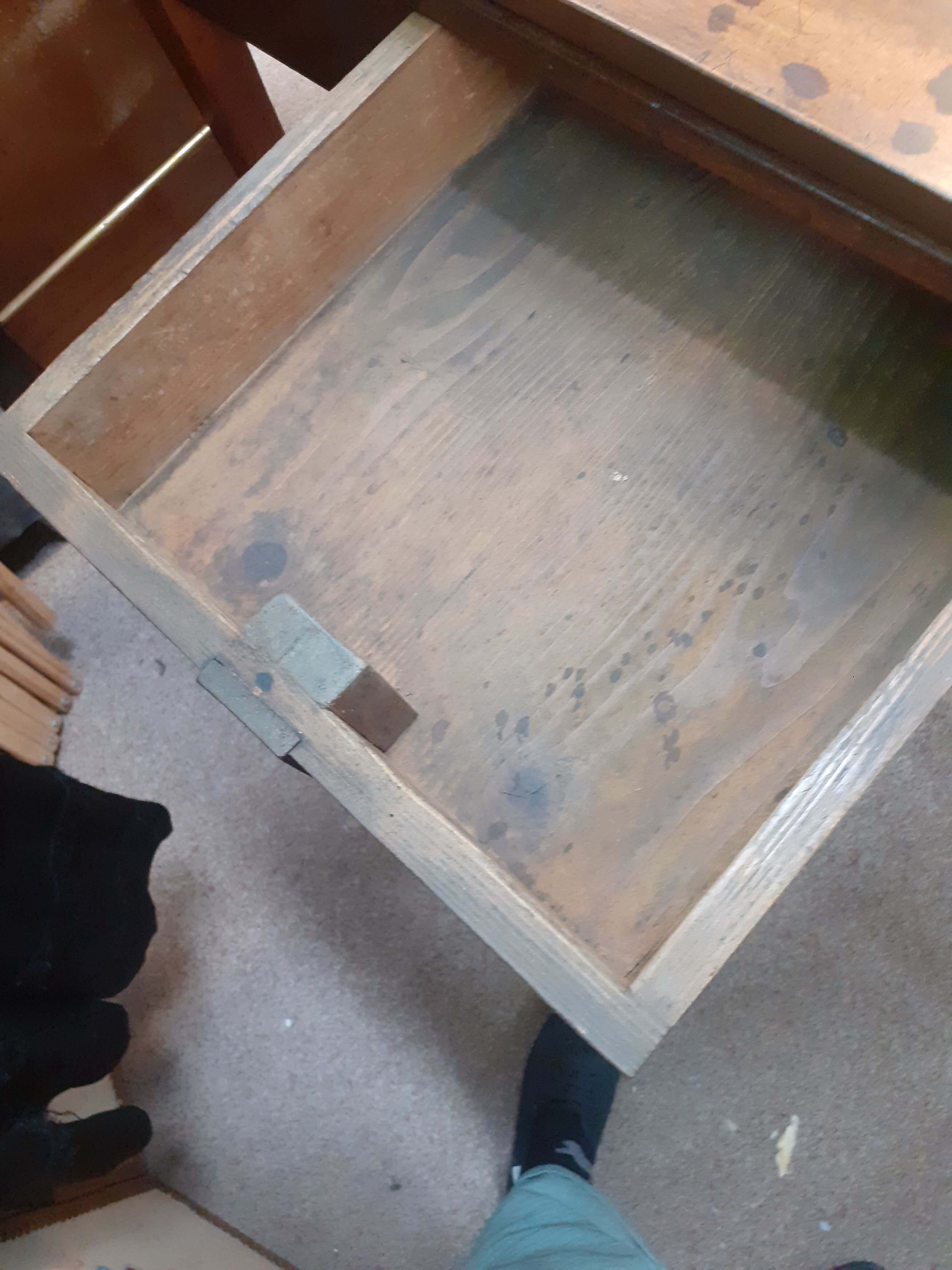 Table demi lune en noyer
