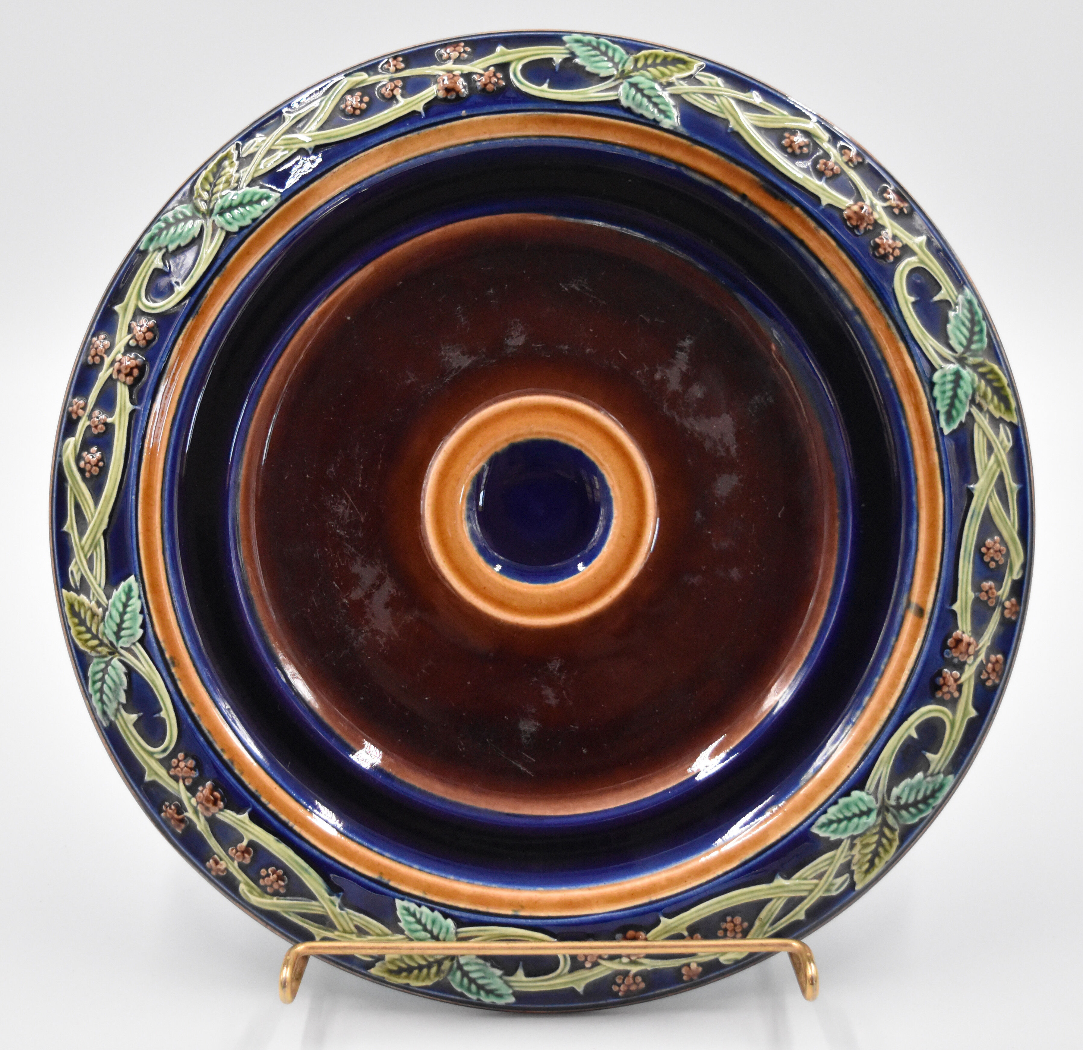 Cover-pot decor of murals in majolica Sarreguemines Majolica earthenware