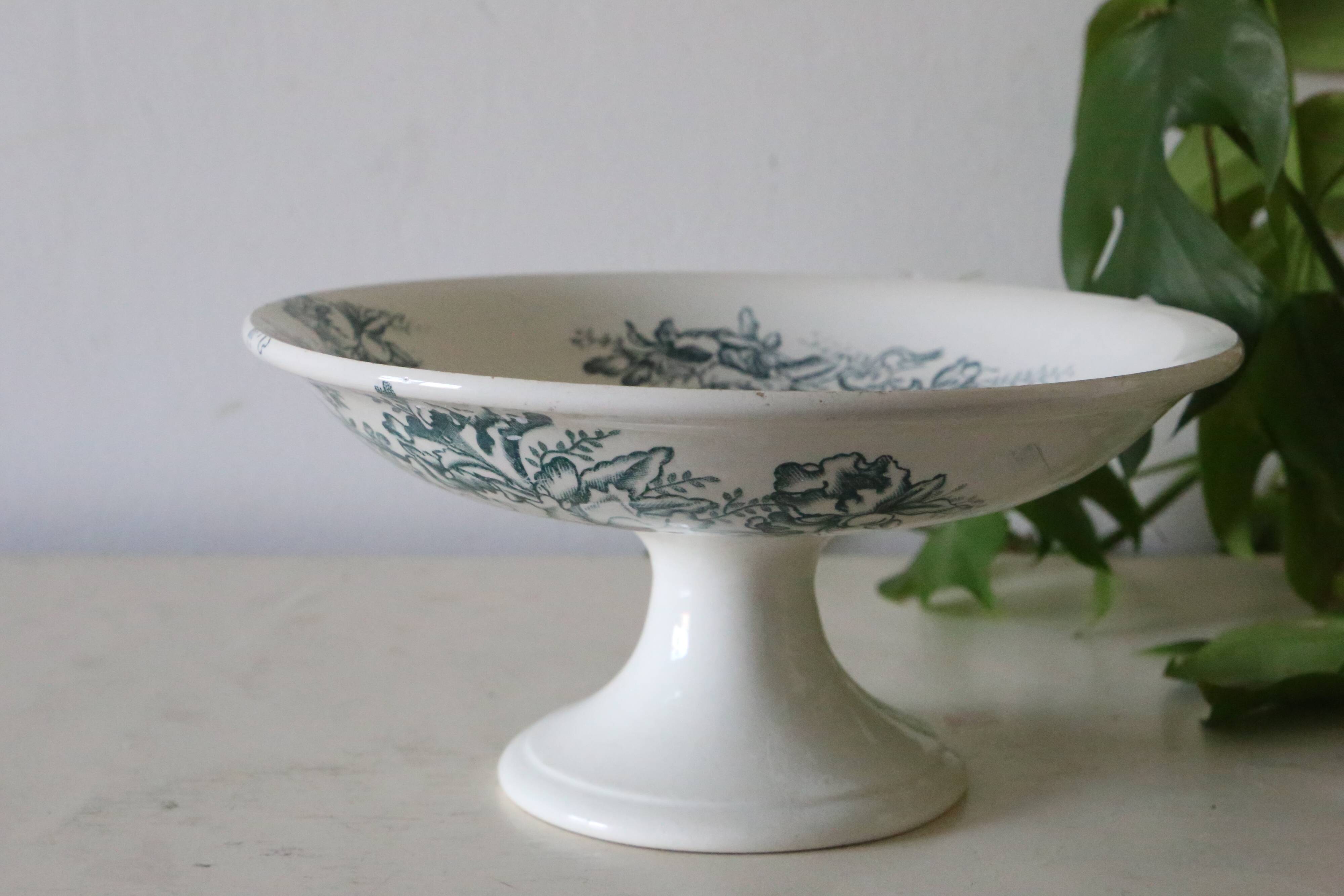 Floreal fruit bowl, from the Faïencerie Nouvelle de Givors, iron earth