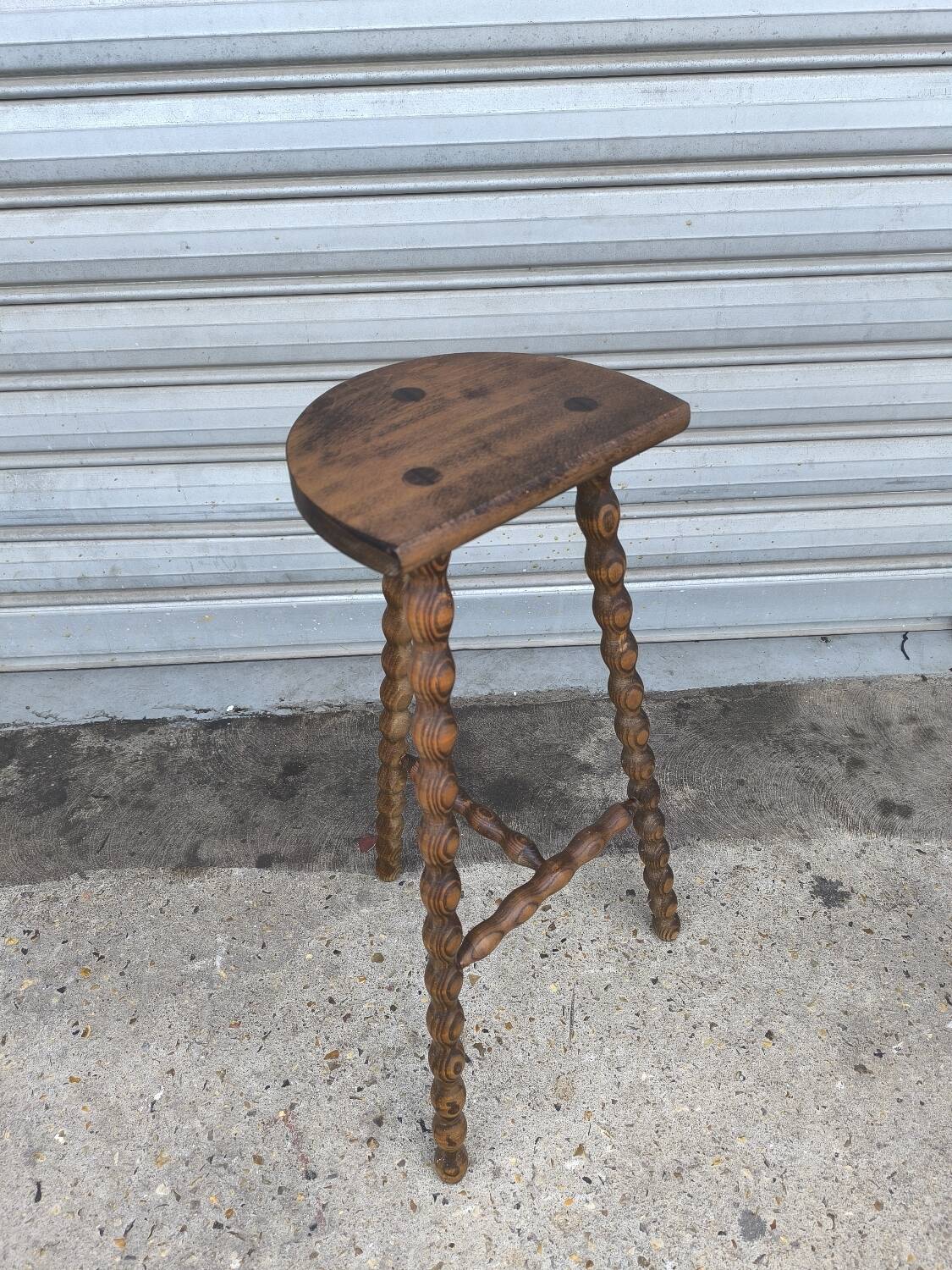 Tripod stool