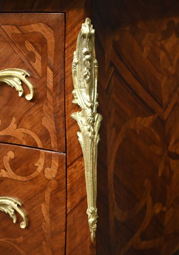 Commode en Acajou, style Louis XV – 1ère Partie XXe