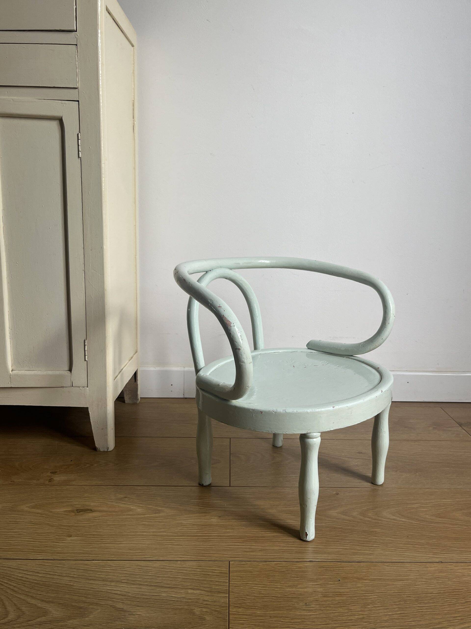 Children's armchair in turned wood early 20th century