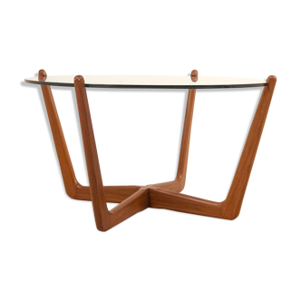 Coffee table made by Lebus in solid teak