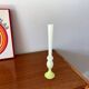 Vase en opaline jaune pâle élancé années 50-60