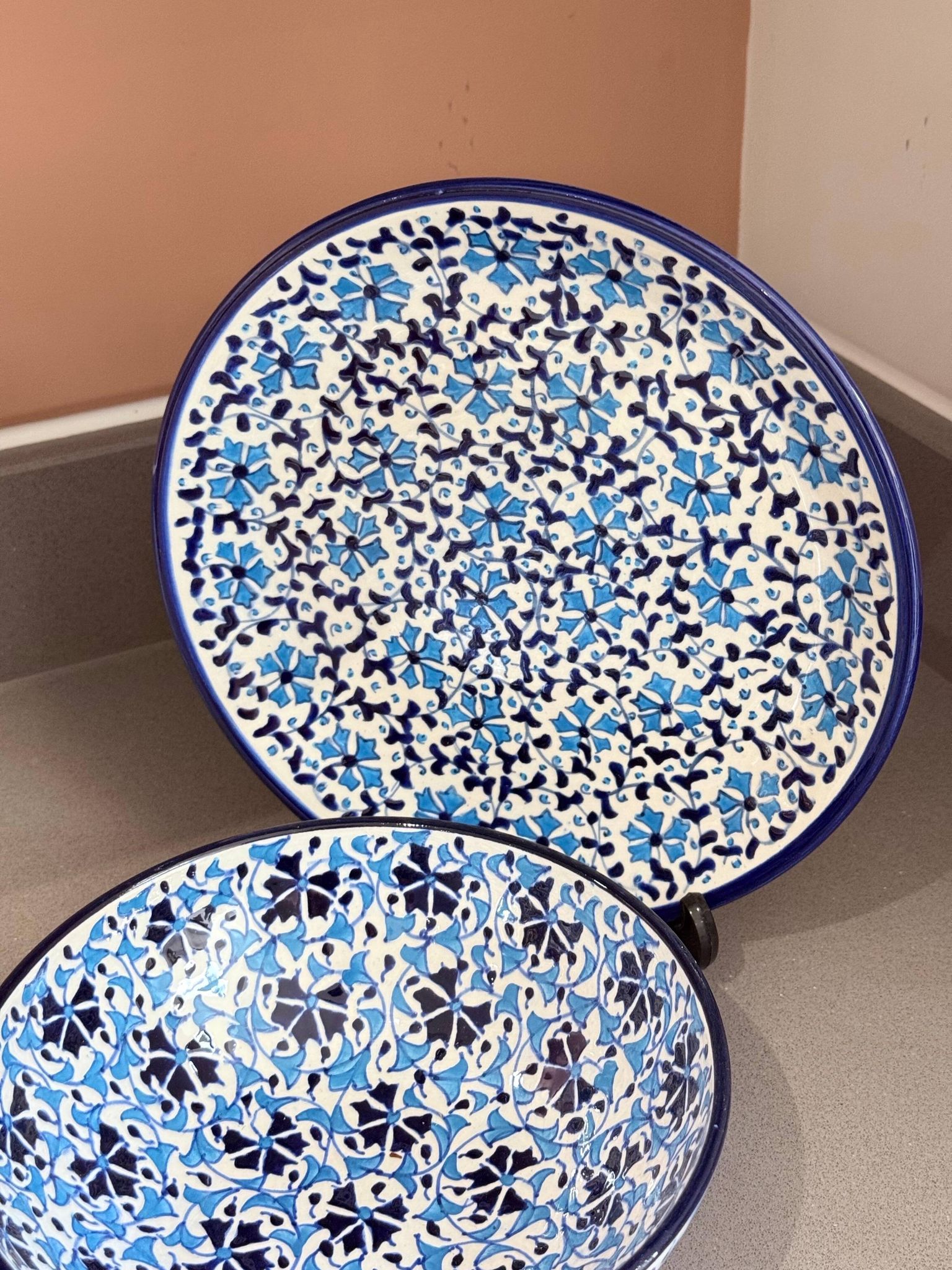 Ensemble de bol et assiette en céramique turque fait main, assiette bleue florale d'Iznik