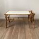 Tabler basse en rotin avec porte-revues