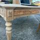 Grand bureau ancien en bois brut