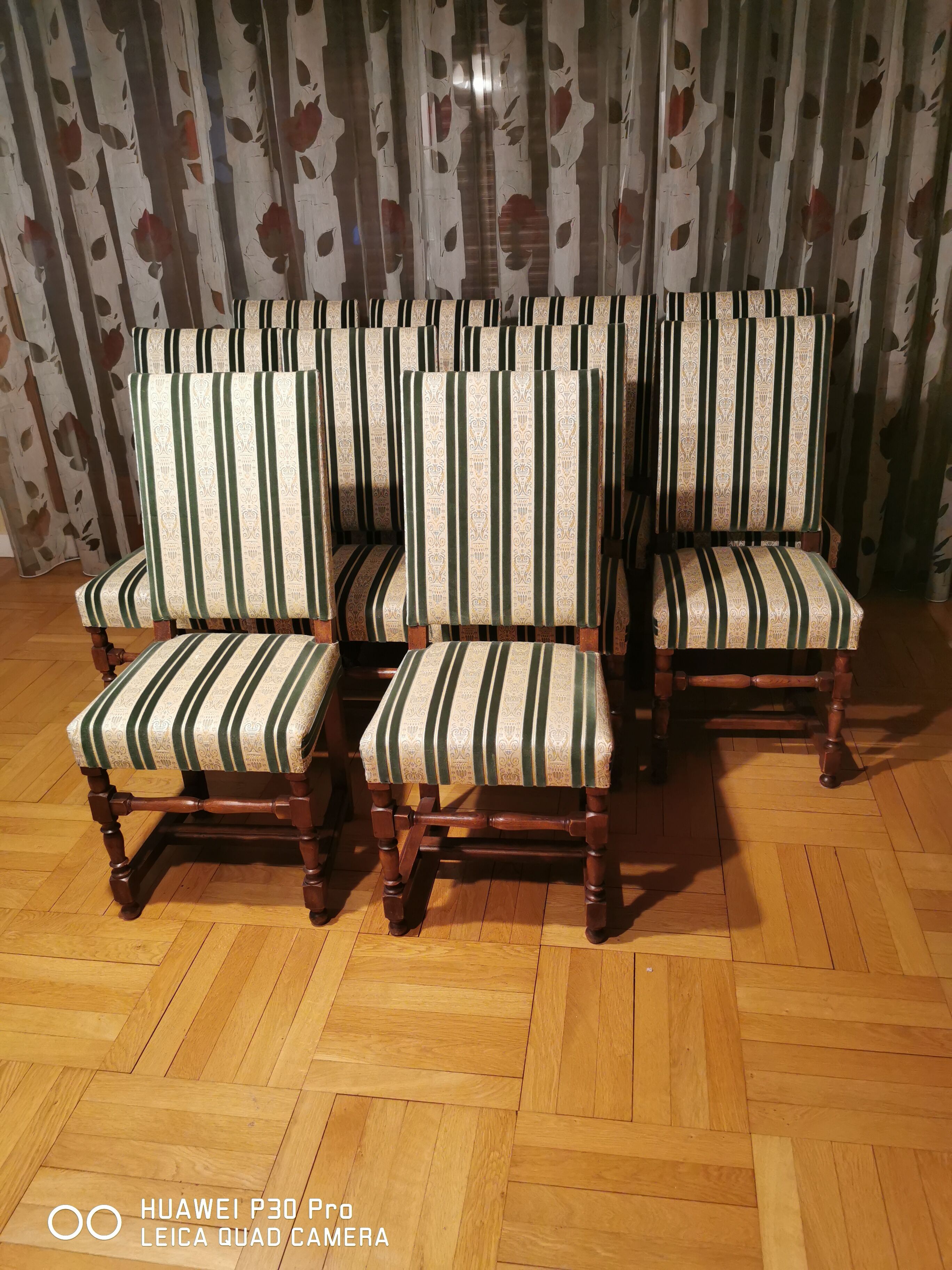 Lot 10 dining room chairs