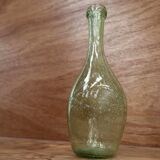 Bouteille en verre soufflé bullé vert Biot