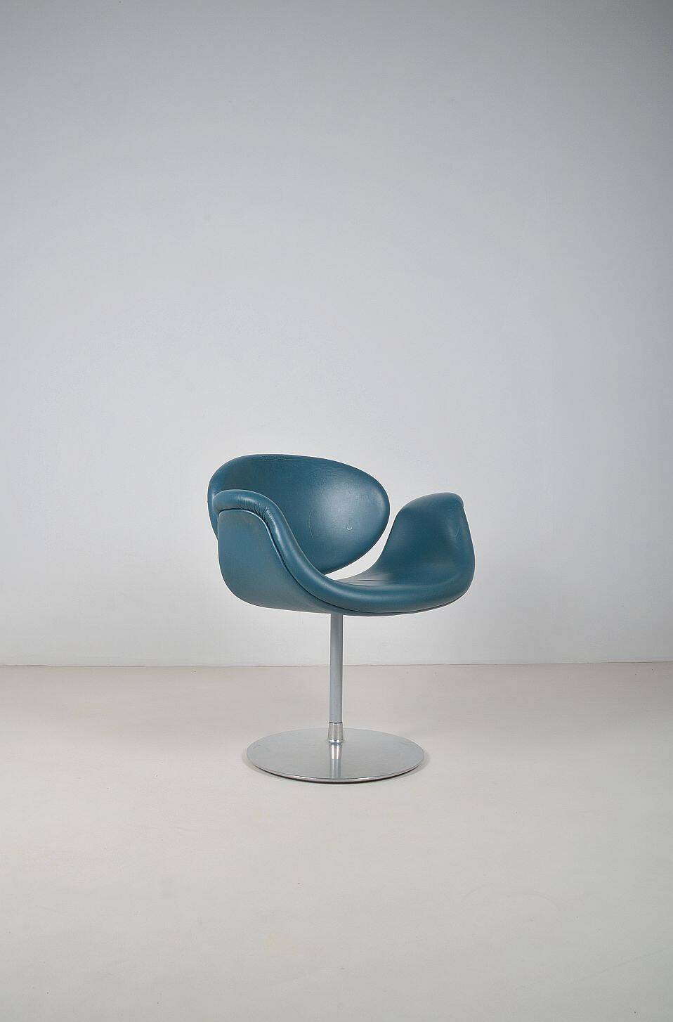 Vintage Tulip chair designed by Pierre Paulin for Artifort