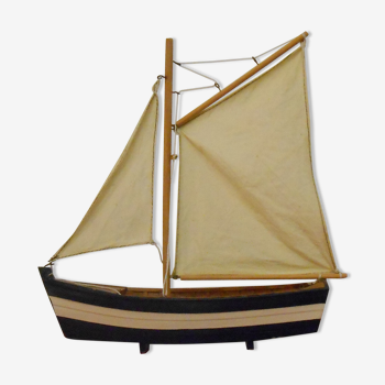 Wooden sail boat model